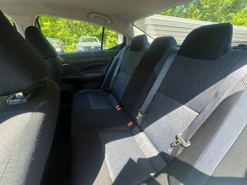 Used 2025 Nissan Versa SV FWD image 33