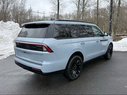 Used 2025 Lincoln Navigator Reserve w/ Jet Appearance Package AWD/4WD image 13