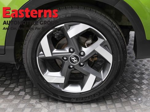 Used 2023 Hyundai Venue SEL w/ Cargo Package image 8