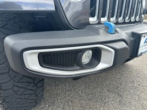 Used 2021 Jeep Wrangler Unlimited Sahara w/ Cold Weather Group AWD/4WD image 17