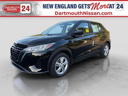 New 2025 Nissan Kicks Play S