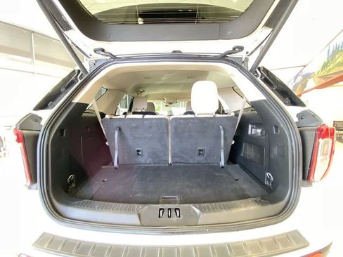 Used 2023 Ford Explorer XLT w/ Equipment Group 202A image 26