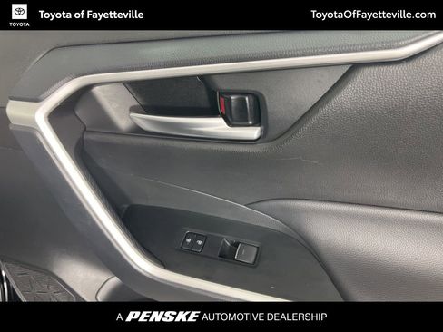 Used 2025 Toyota RAV4 XLE FWD image 19