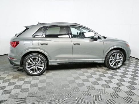 Used 2025 Audi Q3 2.0T Premium w/ Convenience Package image 2