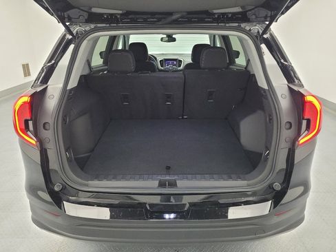 Used 2022 GMC Terrain SLE AWD/4WD image 29