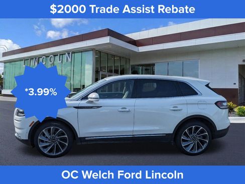 Used 2023 Lincoln Nautilus Reserve w/ Equipment Group 202A image 8