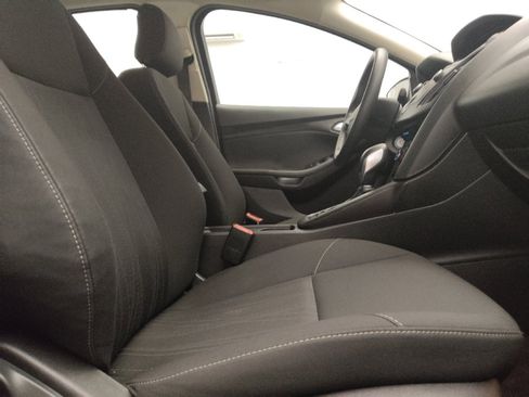 Used 2018 Ford Focus SE FWD image 21
