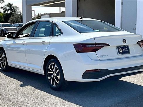 Certified 2024 Volkswagen Jetta S image 7