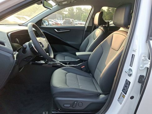 New 2025 Kia Niro EX image 6