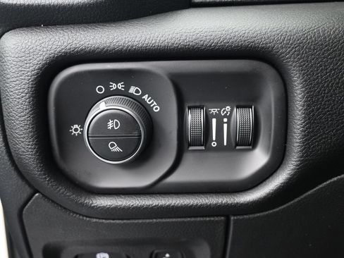 New 2026 RAM 1500 4x4 Crew Cab image 21