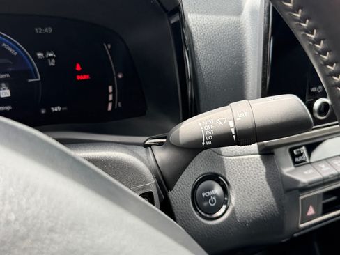Used 2025 Toyota Camry SE FWD image 16
