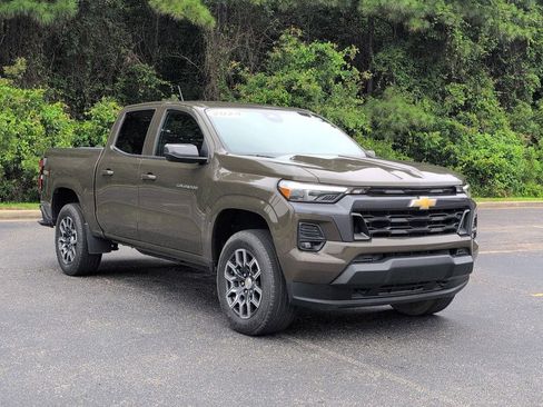 Used 2024 Chevrolet Colorado LT w/ LT Convenience Package III AWD/4WD image 1