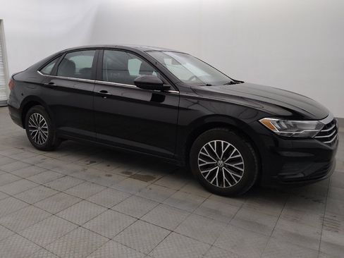 Used 2019 Volkswagen Jetta SE w/ Cold Weather Package FWD image 11
