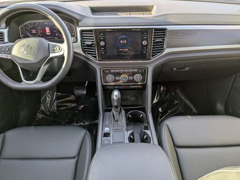Certified 2023 Volkswagen Atlas SE w/ Panoramic Sunroof Package FWD image 12