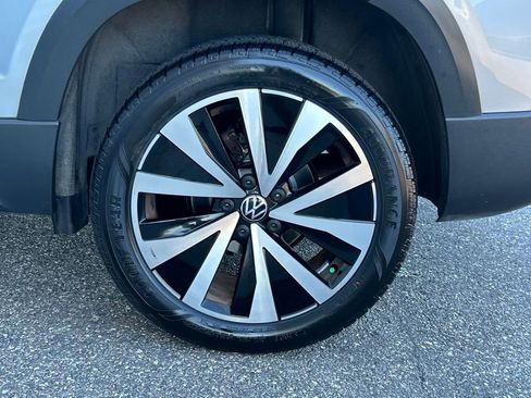 Used 2022 Volkswagen Taos SE image 50