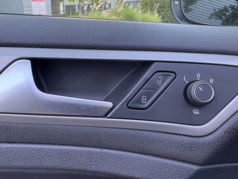 Used 2015 Volkswagen Golf S image 25