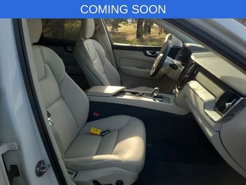 Certified 2023 Volvo XC60 B5 Plus w/ Climate Package image 8