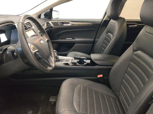 Used 2014 Ford Fusion SE w/ Equipment Group 202A FWD image 17