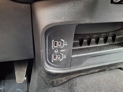 Used 2025 RAM 2500 Big Horn AWD/4WD image 8