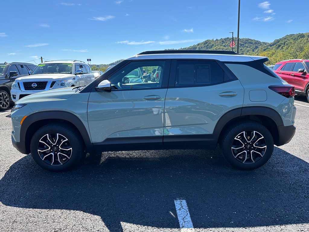 Used 2024 Chevrolet TrailBlazer ACTIV w/ Driver Confidence Package AWD/4WD image 2