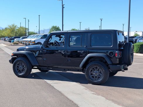 Used 2024 Jeep Wrangler Unlimited Sport AWD/4WD image 3