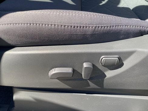 New 2025 Nissan Frontier SV image 16