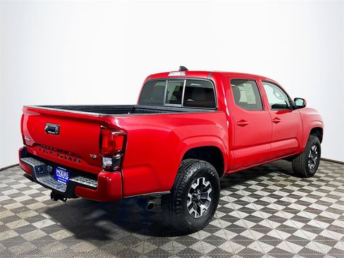 Certified 2022 Toyota Tacoma SR image 8