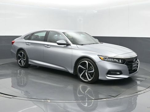 Certified 2018 Honda Accord Sport image 28