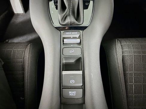 Certified 2023 Honda HR-V LX image 18