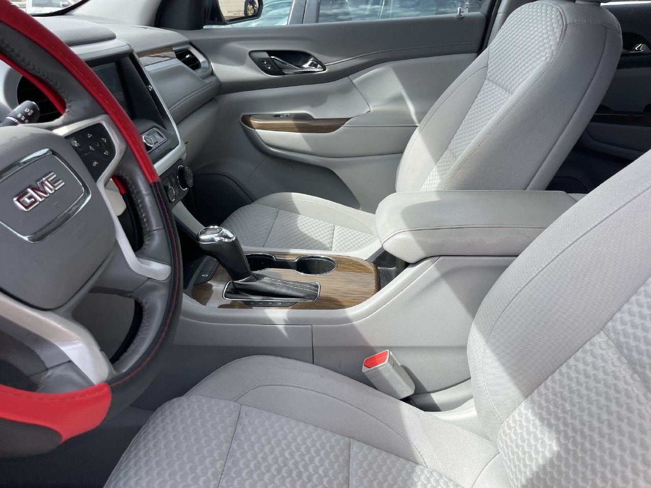 Used 2019 GMC Acadia SLE FWD image 9