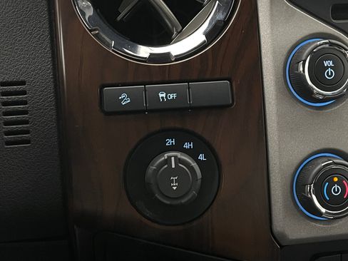 Used 2015 Ford F250 Lariat w/ Chrome Package AWD/4WD image 22