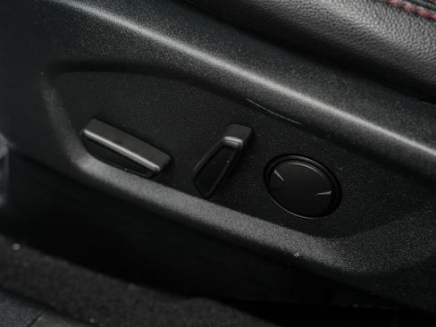 Used 2019 Ford Explorer Sport image 18