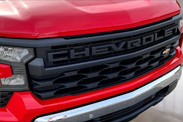 Used 2025 Chevrolet Silverado 1500 W/T w/ WT Value Package AWD/4WD image 27