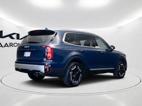 Used 2024 Kia Telluride S w/ S Sunroof Package FWD image 4