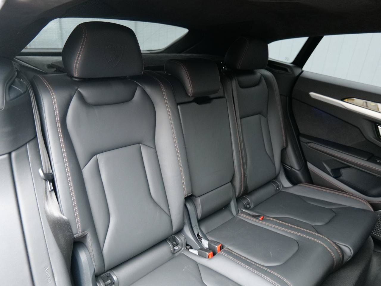 Used 2021 Lamborghini Urus AWD/4WD image 44