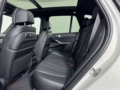 Used 2024 BMW X5 xDrive40i w/ M Sport Package image 32