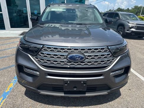 Used 2022 Ford Explorer Limited w/ Equipment Group 301A AWD/4WD image 8