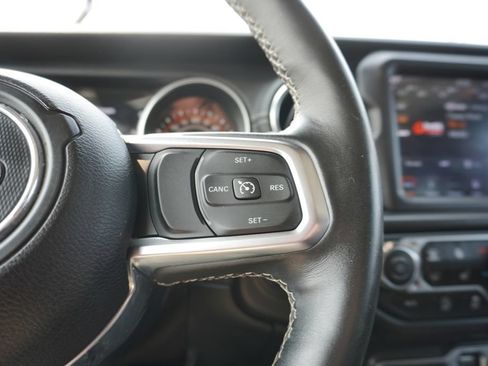 Used 2018 Jeep Wrangler Unlimited Sahara AWD/4WD image 22