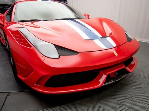 Used 2015 Ferrari 458 Speciale Coupe RWD image 27