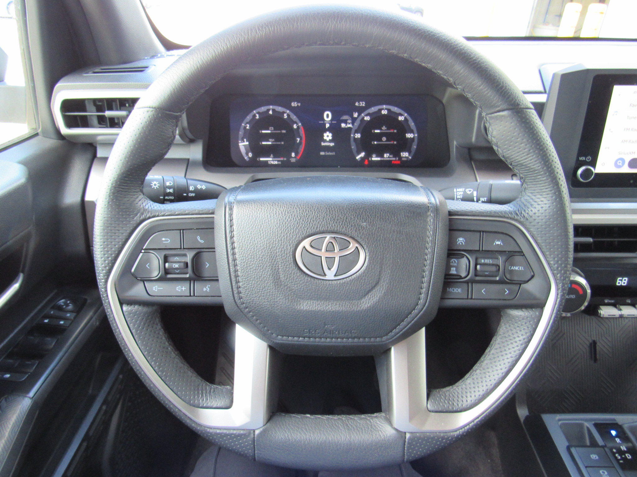 Used 2025 Toyota Tacoma TRD Off-Road AWD/4WD image 18