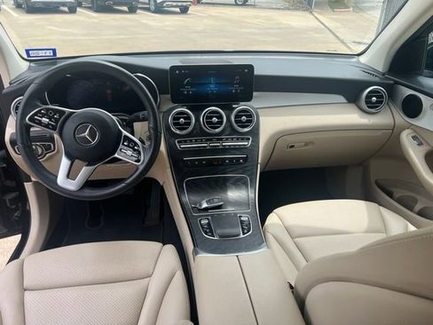 Certified 2022 Mercedes-Benz GLC 300 image 2
