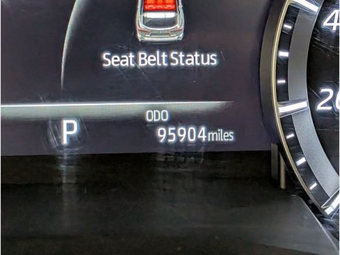 Used 2021 Toyota Highlander XLE AWD/4WD image 20