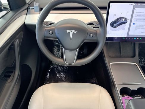 Used 2025 Tesla Model Y Long Range AWD/4WD image 20