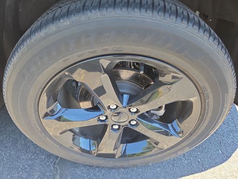 Used 2023 Jeep Grand Cherokee Altitude AWD/4WD image 11