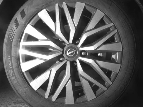 Used 2025 Nissan Altima 2.5 SV FWD image 15