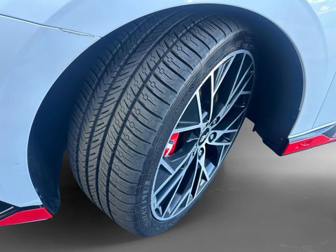 Used 2022 Hyundai Elantra N Base image 9