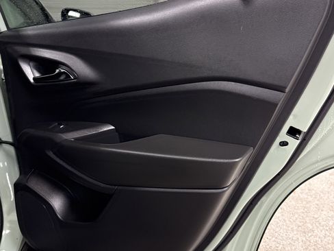 Used 2024 Chevrolet Trax RS w/ Driver Confidence Package image 18