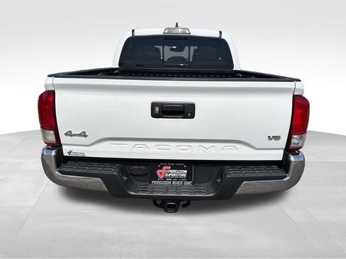 Used 2019 Toyota Tacoma SR5 AWD/4WD image 6