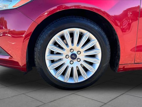 Used 2015 Ford Fusion SE w/ Equipment Group 502A FWD image 10
