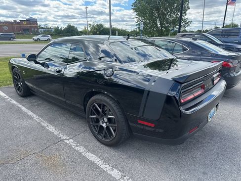 Used 2016 Dodge Challenger R/T Scat Pack RWD image 4